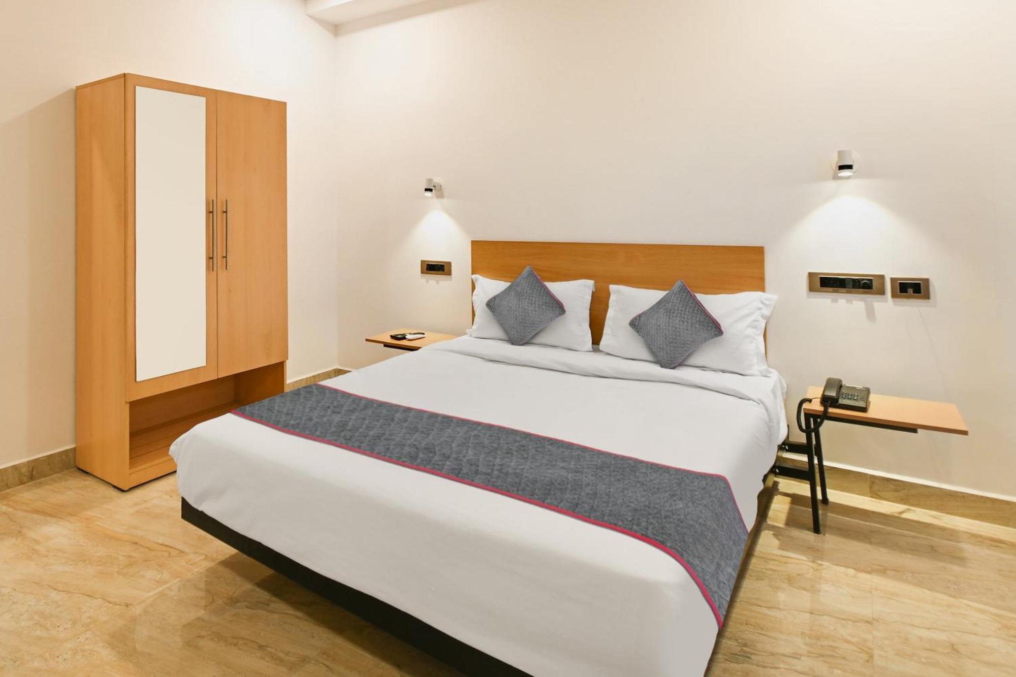 Super Townhouse De Alphabet Karmanghat Hyderabad Luaran gambar