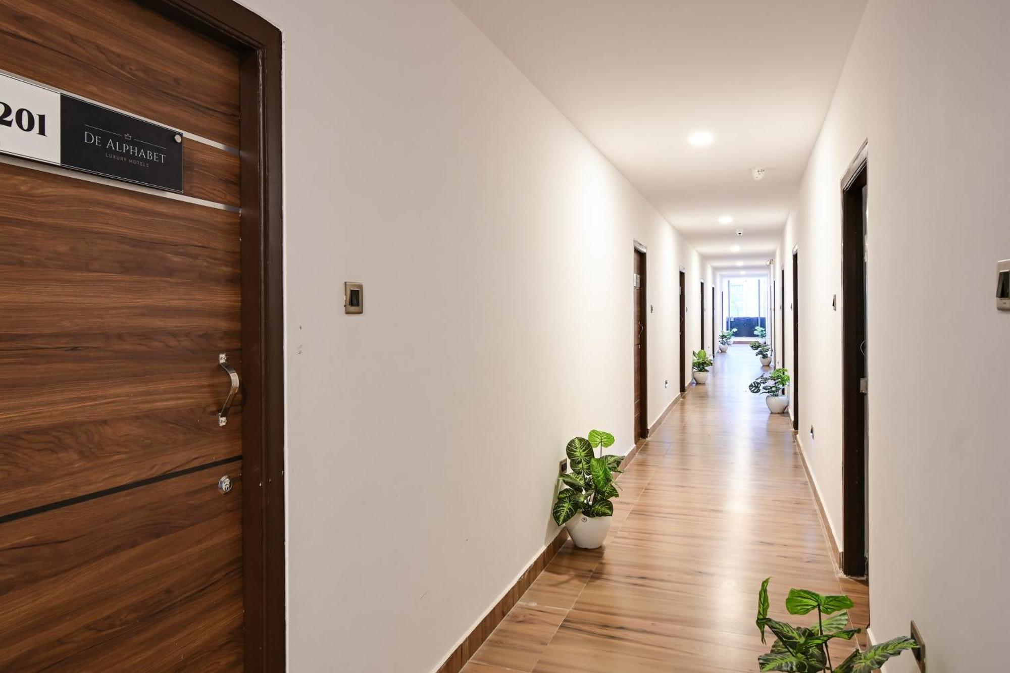 Super Townhouse De Alphabet Karmanghat Hyderabad Luaran gambar